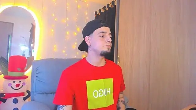 Snapshot of alejandro_calderon1 chatting on 12/19/24, 04:23 alejandro calderon1 online show from 12/19/24, 04:23