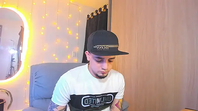 Snapshot of alejandro_calderon1 chatting on 12/20/24, 07:12 alejandro calderon1 online show from 12/20/24, 07:12