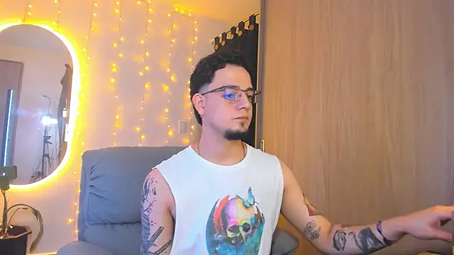 Snapshot of alejandro_calderon1 chatting on 12/23/24, 07:06 alejandro calderon1 online show from 12/23/24, 07:06