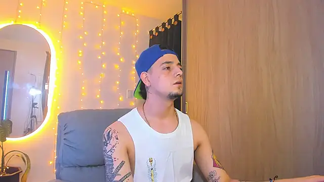 Snapshot of alejandro_calderon1 chatting on 12/31/24, 04:49 alejandro calderon1 online show from 12/31/24, 04:49