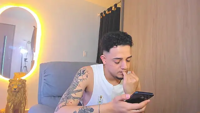 Snapshot of alejandro_calderon1 chatting on 01/22/25, 07:03 alejandro calderon1 online show from 01/22/25, 07:03