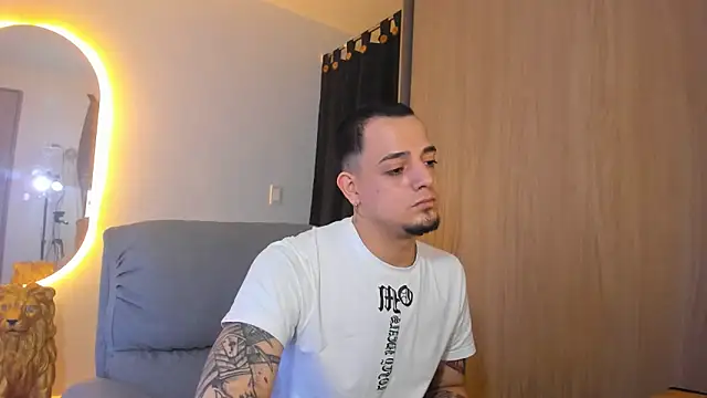 Snapshot of alejandro_calderon1 chatting on 01/29/25, 02:51 alejandro calderon1 online show from 01/29/25, 02:51