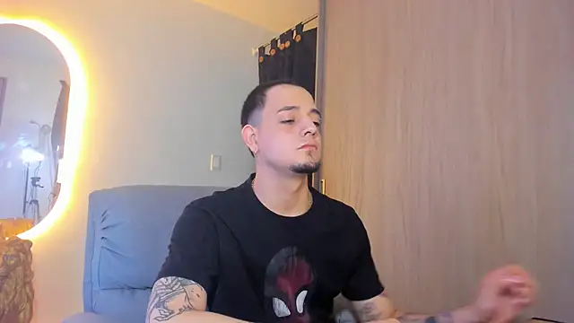 Snapshot of alejandro_calderon1 chatting on 02/02/25, 04:15 alejandro calderon1 online show from 02/02/25, 04:15