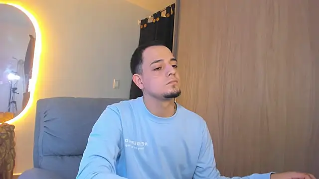 Snapshot of alejandro_calderon1 chatting on 02/08/25, 04:25 alejandro calderon1 online show from 02/08/25, 04:25