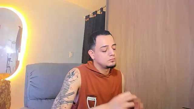 Snapshot of alejandro_calderon1 chatting on 02/10/25, 04:30 alejandro calderon1 online show from 02/10/25, 04:30