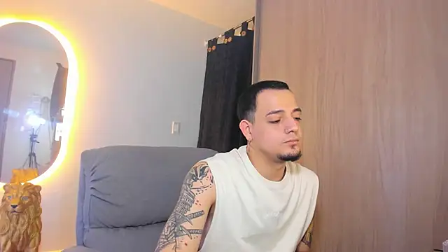 Snapshot of alejandro_calderon1 chatting on 02/11/25, 06:08 alejandro calderon1 online show from 02/11/25, 06:08