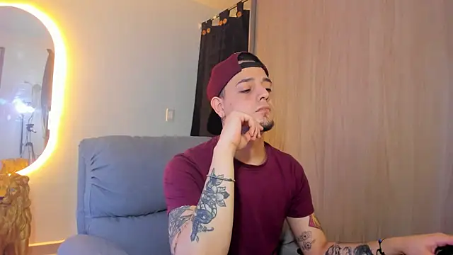 Snapshot of alejandro_calderon1 chatting on 02/17/25, 05:14 alejandro calderon1 online show from 02/17/25, 05:14