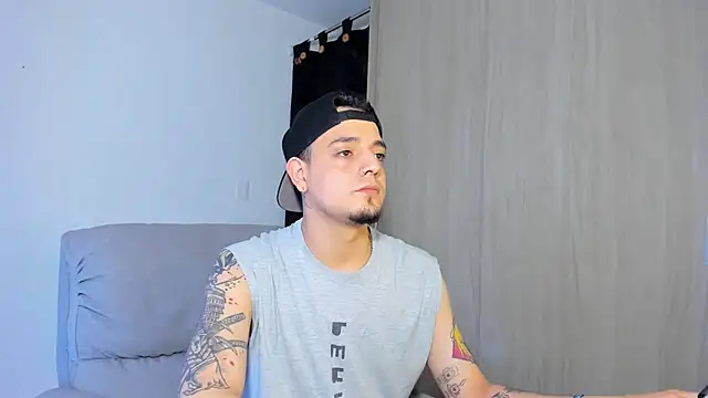 Snapshot of alejandro_calderon1 chatting on 03/19/25, 05:30 alejandro calderon1 online show from 03/19/25, 05:30