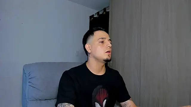 Snapshot of alejandro_calderon1 chatting on 03/20/25, 11:23 alejandro calderon1 online show from 03/20/25, 11:23