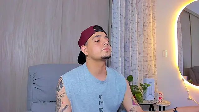 Snapshot of alejandro_calderon1 chatting on 09/12/25, 04:45 alejandro calderon1 online show from 09/12/25, 04:45