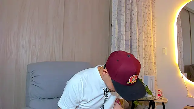 Snapshot of alejandro_calderon1 chatting on 09/13/25, 03:28 alejandro calderon1 online show from 09/13/25, 03:28