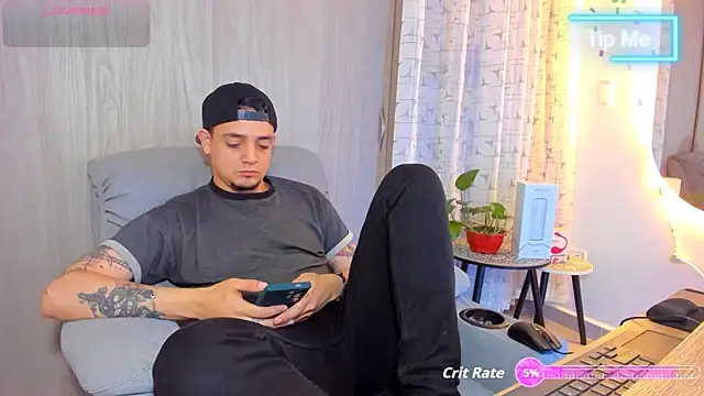 Snapshot of alejandro_calderon1 chatting on 09/20/25, 05:41 alejandro calderon1 online show from 09/20/25, 05:41