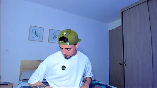 Snapshot of alejandro_calderon1 chatting on 11/29/25, 08:50 alejandro calderon1 online show from 11/29/25, 08:50