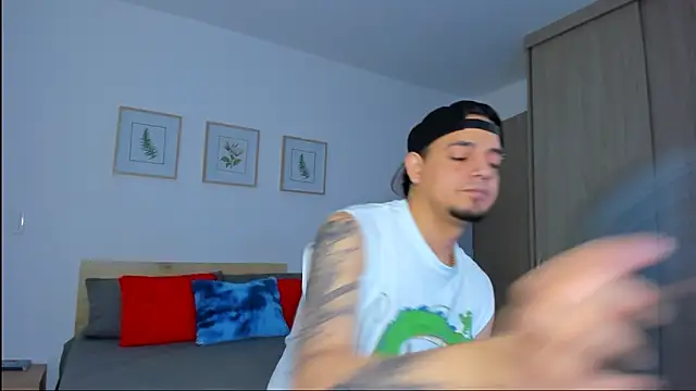 Snapshot of alejandro_calderon1 chatting on 12/03/25, 03:03 alejandro calderon1 online show from 12/03/25, 03:03