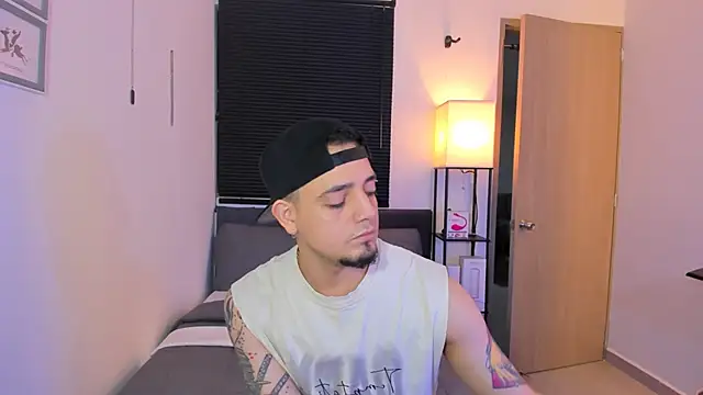 alejandro calderon1 online show from 04/15/26, 05:36