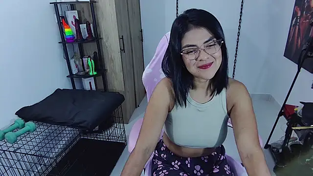 Snapshot of Hannah-grace chatting on 07/17/26, 11:39 Hannah-grace online show from 07/17/26, 11:39