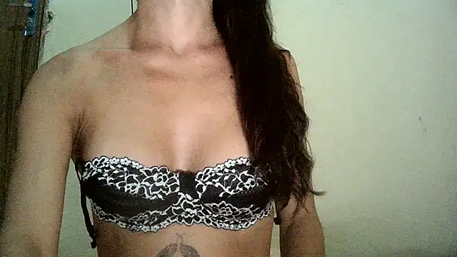 Snapshot of AlexiaDuucan chatting on 01/09/25, 03:01 AlexiaDuucan online show from 01/09/25, 03:01