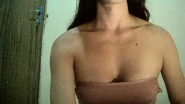 Snapshot of AlexiaDuucan chatting on 01/12/25, 12:33 AlexiaDuucan online show from 01/12/25, 12:33