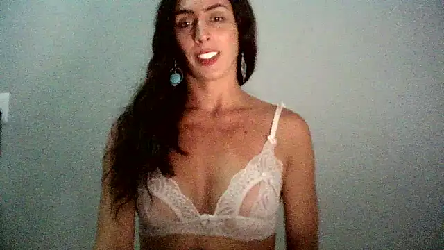 Snapshot of AlexiaDuucan chatting on 01/16/25, 01:47 AlexiaDuucan online show from 01/16/25, 01:47