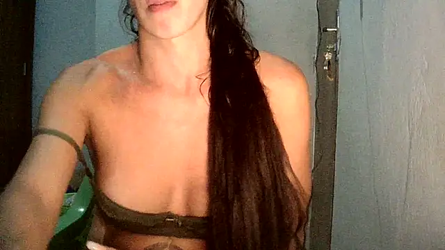 Snapshot of AlexiaDuucan chatting on 09/26/25, 12:14 AlexiaDuucan online show from 09/26/25, 12:14