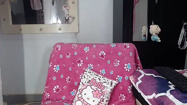 Snapshot of aleera_starxx982 chatting on 10/08/25, 12:08 aleera starxx982 online show from 10/08/25, 12:08