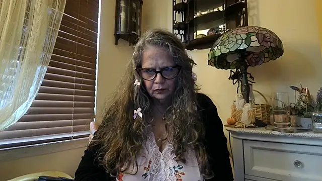 DestineeLoverGirl online show from 10/21/25, 01:12