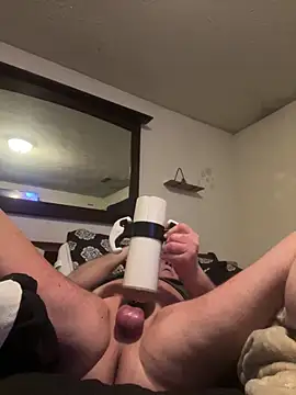 Snapshot of twotonetommyme chatting on 02/02/26, 08:57 twotonetommyme online show from 02/02/26, 08:57