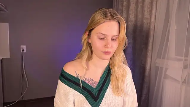 Snapshot of Chanel_Gill chatting on 12/24/24, 06:17 Chanel Gill online show from 12/24/24, 06:17