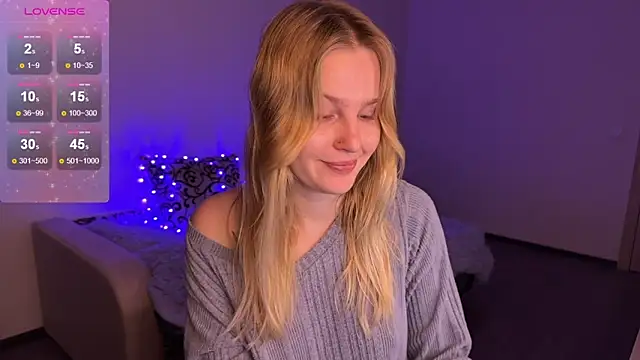 Snapshot of Chanel_Gill chatting on 01/12/25, 05:54 Chanel Gill online show from 01/12/25, 05:54