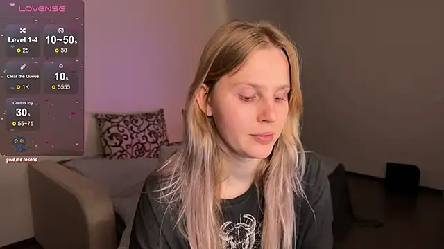 Snapshot of Chanel_Gill chatting on 03/02/25, 05:58 Chanel Gill online show from 03/02/25, 05:58
