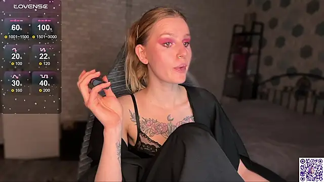 Chanel Gill online show from 10/31/25, 06:31