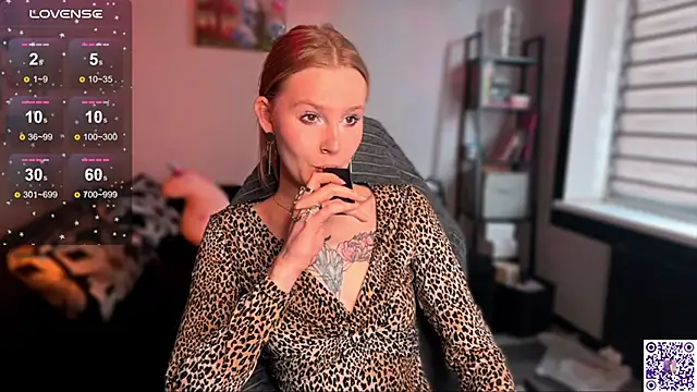 Chanel Gill online show from 11/05/25, 11:21