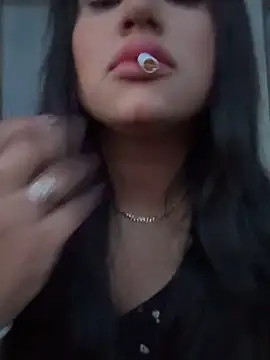 MeghanXO online show from 10/18/25, 10:43