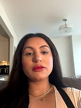 MeghanXO online show from 10/31/25, 01:45