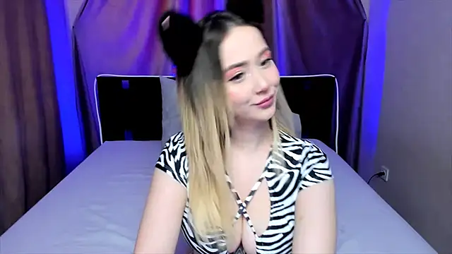 Snapshot of AriaSugar chatting on 02/13/25, 04:11 AriaSugar online show from 02/13/25, 04:11