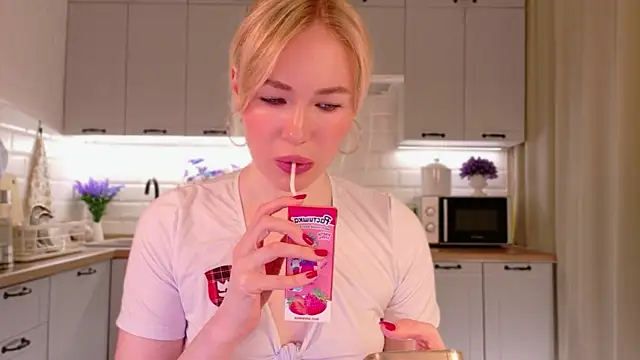 Veronika Mitchel online show from 11/19/25, 01:55