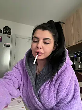 Snapshot of Scarlett-Dream chatting on 01/23/25, 07:22 Scarlett-Dream online show from 01/23/25, 07:22