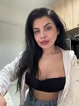 Snapshot of Scarlett-Dream chatting on 01/31/25, 12:40 Scarlett-Dream online show from 01/31/25, 12:40