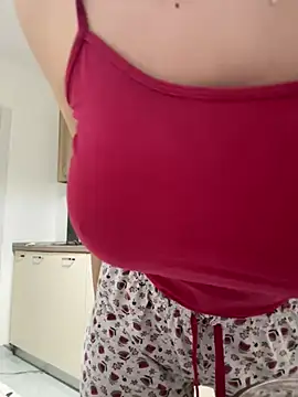 Snapshot of Scarlett-Dream chatting on 02/01/25, 09:11 Scarlett-Dream online show from 02/01/25, 09:11