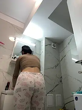 Snapshot of Scarlett-Dream chatting on 02/04/25, 08:13 Scarlett-Dream online show from 02/04/25, 08:13