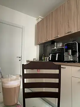 Snapshot of Scarlett-Dream chatting on 02/14/25, 07:07 Scarlett-Dream online show from 02/14/25, 07:07