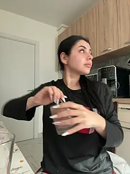 Snapshot of Scarlett-Dream chatting on 02/26/25, 08:37 Scarlett-Dream online show from 02/26/25, 08:37