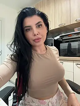 Snapshot of Scarlett-Dream chatting on 02/26/25, 01:19 Scarlett-Dream online show from 02/26/25, 01:19