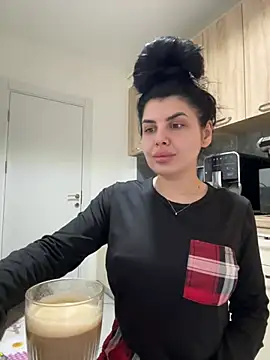 Snapshot of Scarlett-Dream chatting on 03/01/25, 07:51 Scarlett-Dream online show from 03/01/25, 07:51