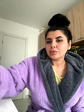 Snapshot of Scarlett-Dream chatting on 11/13/25, 07:18 Scarlett-Dream online show from 11/13/25, 07:18