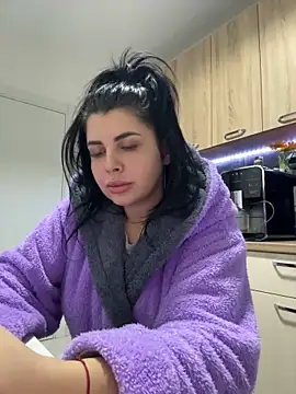 Snapshot of Scarlett-Dream chatting on 11/26/25, 04:13 Scarlett-Dream online show from 11/26/25, 04:13