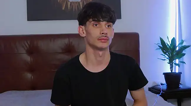 Snapshot of DanielCrush1 chatting on 02/14/25, 04:31 DanielCrush1 online show from 02/14/25, 04:31