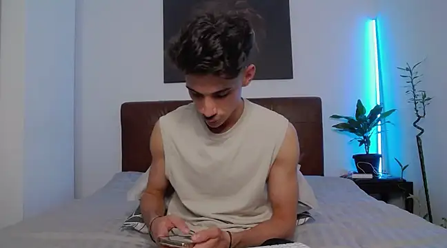 Snapshot of DanielCrush1 chatting on 03/19/25, 04:45 DanielCrush1 online show from 03/19/25, 04:45