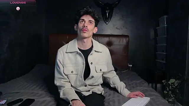 Snapshot of DanielCrush1 chatting on 02/23/26, 08:17 DanielCrush1 online show from 02/23/26, 08:17