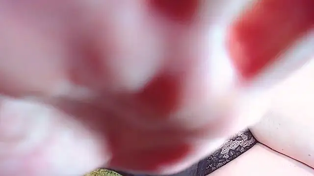 Snapshot of MadamBombShell chatting on 12/12/24, 07:59 MadamBombShell online show from 12/12/24, 07:59